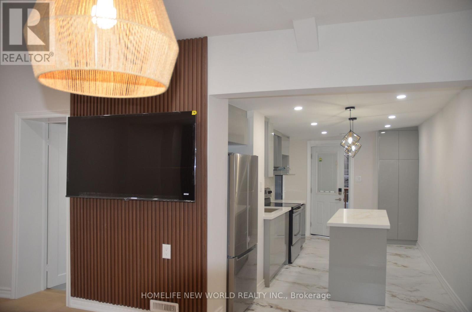 Upper Level - 231 Queen Street W, Toronto, ON