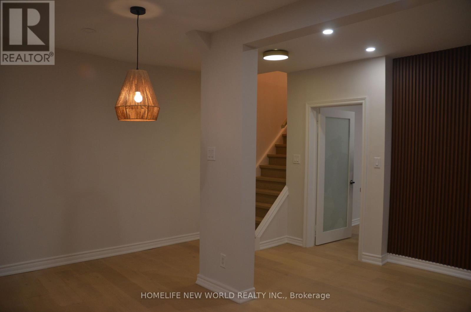 Upper Level - 231 Queen Street W, Toronto, ON