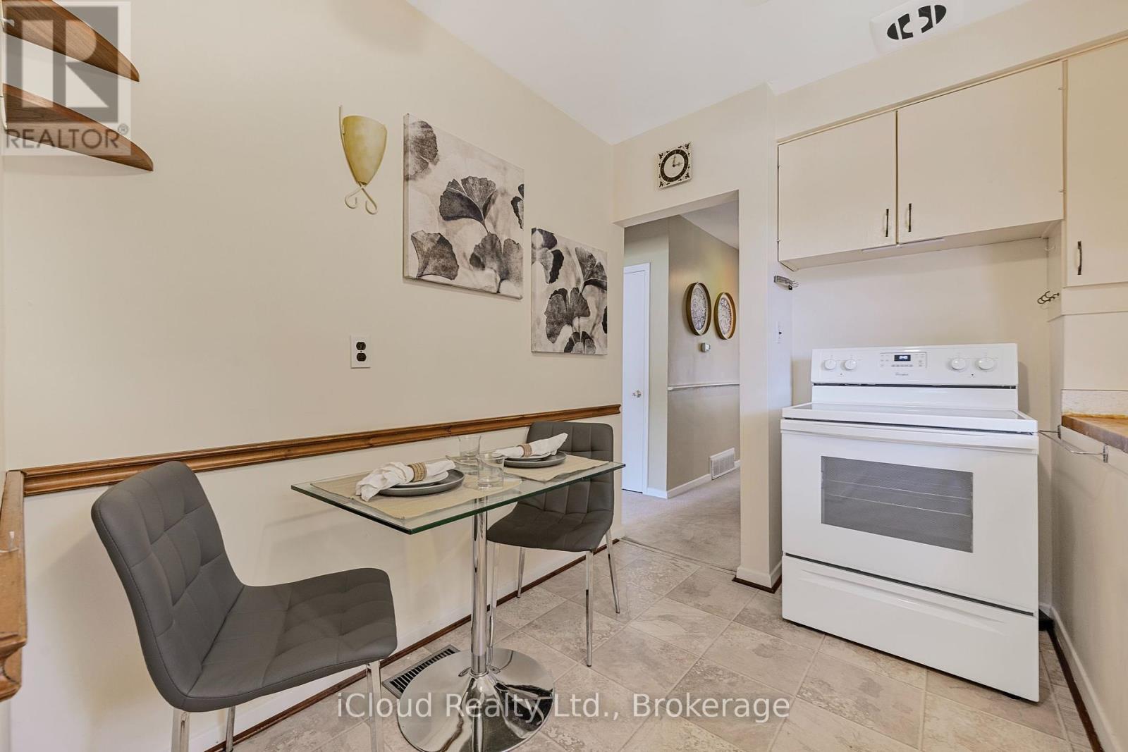 192 Beechgrove Drive, Toronto, ON - Indoor Photo Showing Kitchen