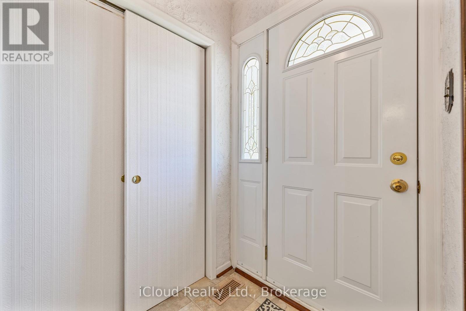 192 Beechgrove Drive, Toronto, ON - Indoor Photo Showing Other Room