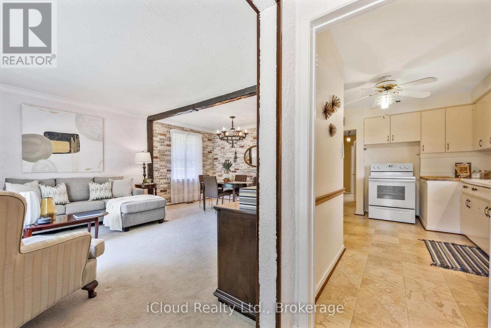 192 Beechgrove Drive, Toronto, ON - Indoor