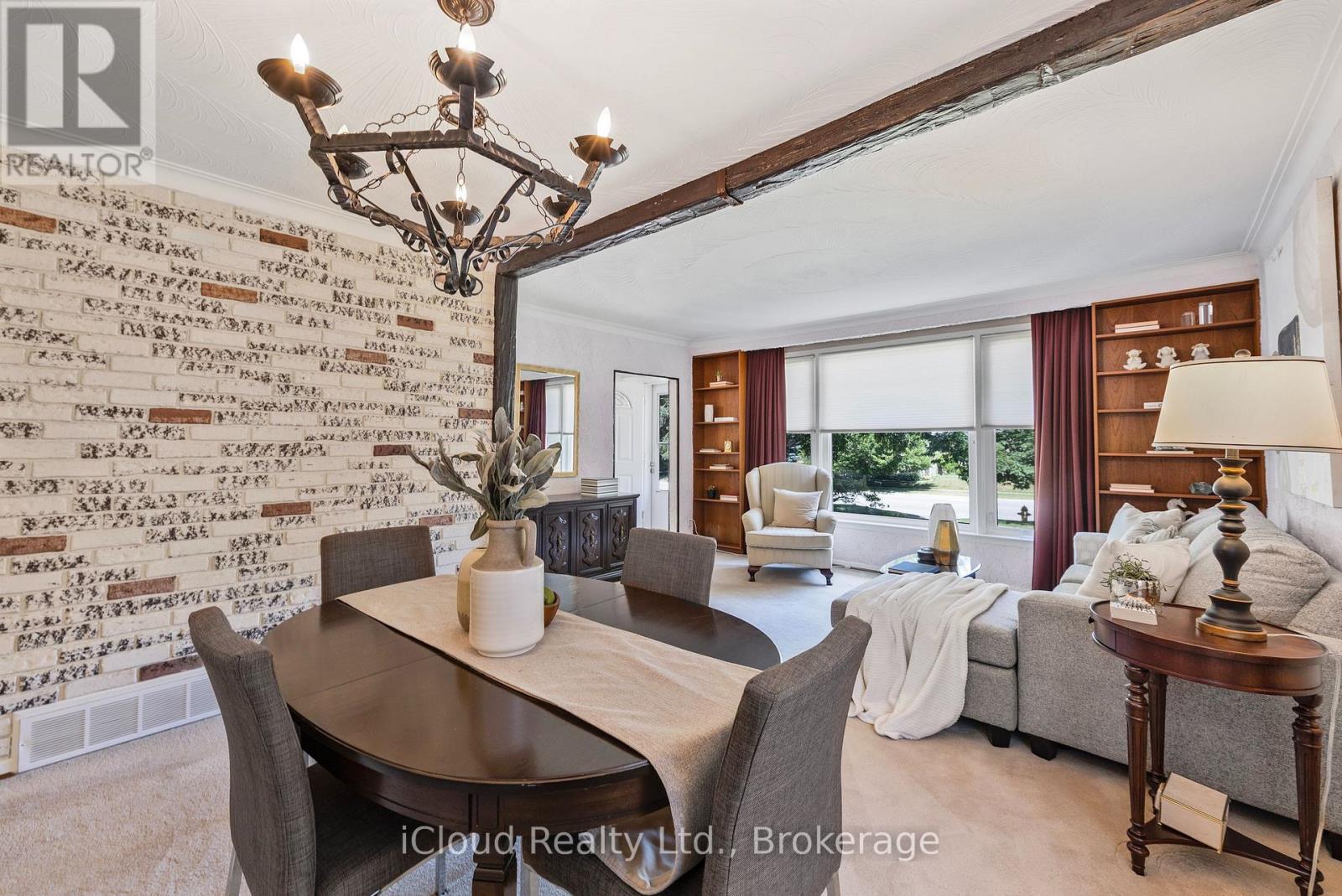 192 Beechgrove Drive, Toronto, ON - Indoor Photo Showing Dining Room