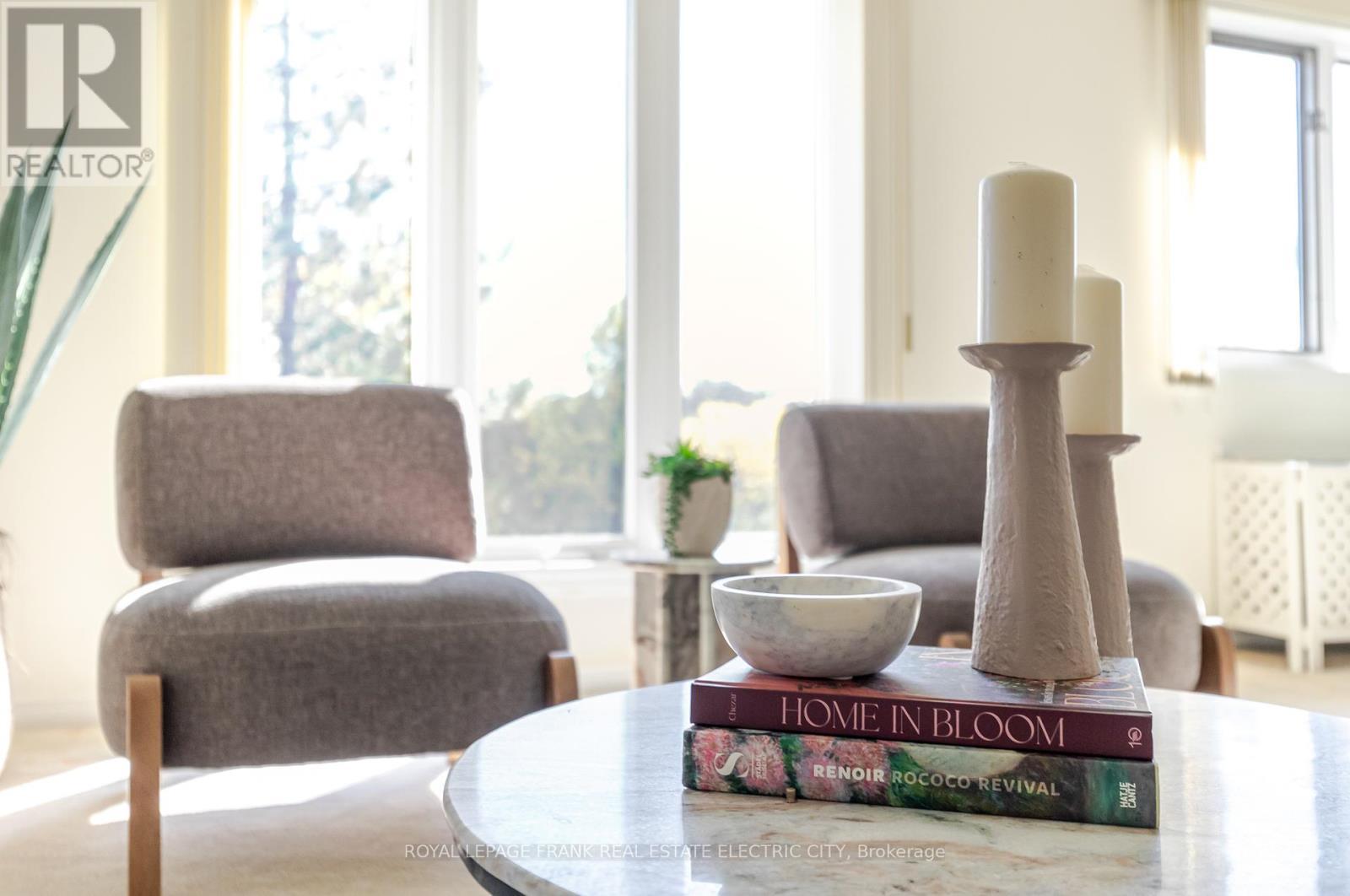 30 - 36 Champlain Crescent, Peterborough (Northcrest Ward 5), ON - Indoor