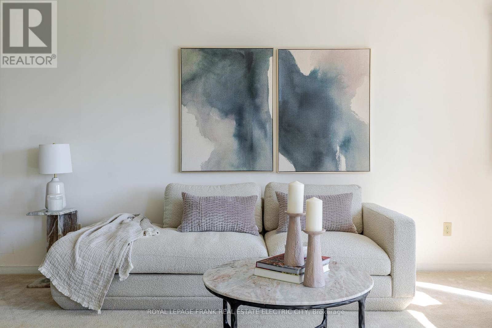 30 - 36 Champlain Crescent, Peterborough (Northcrest Ward 5), ON - Indoor