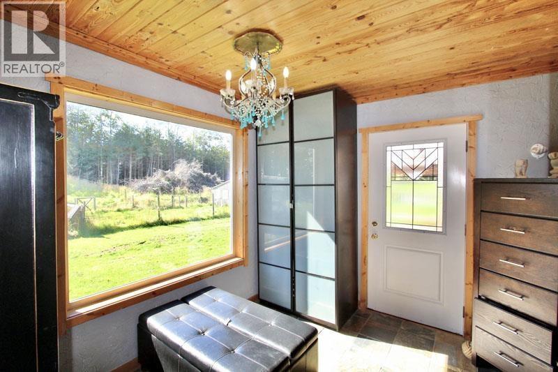 31790 16 Highway, Daajing Giids City, BC - Indoor Photo Showing Other Room