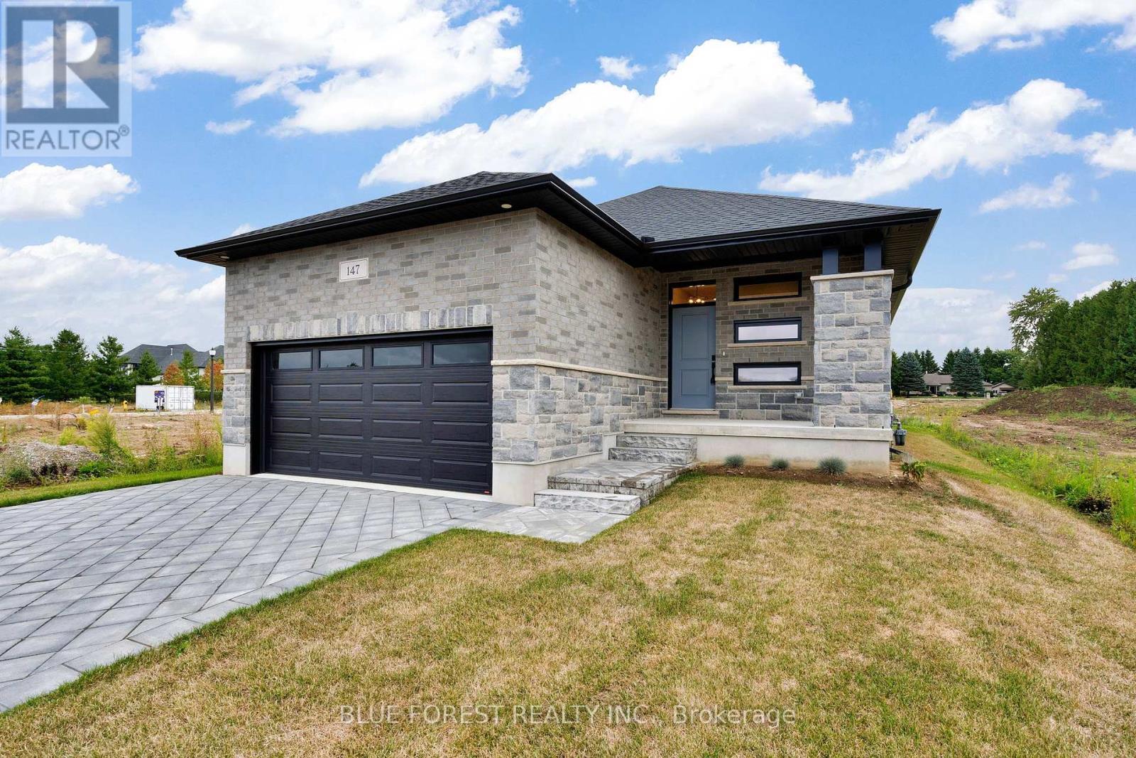 147 Shirley Street, Thames Centre (Thorndale), ON - Outdoor