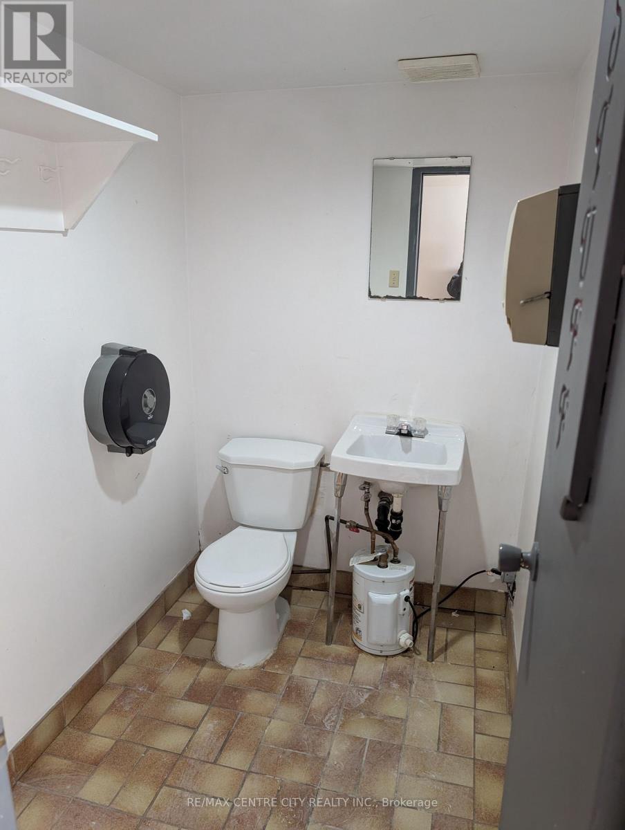 Lower Level - 1544 Dundas Street, London East (East H), ON