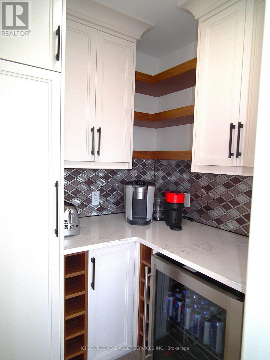 18 Swan Lane, Tay, ON - Indoor Photo Showing Kitchen