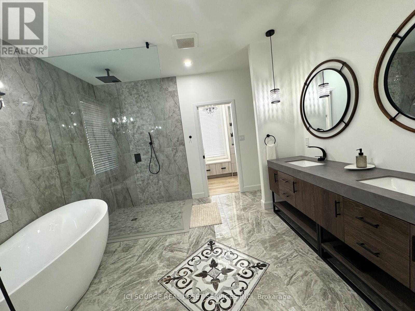 18 Swan Lane, Tay, ON - Indoor Photo Showing Bathroom