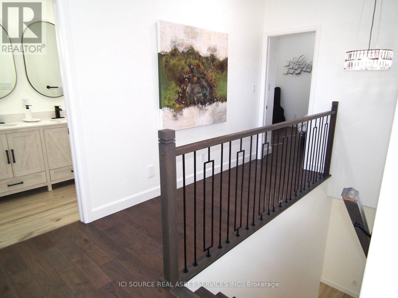 18 Swan Lane, Tay, ON - Indoor Photo Showing Other Room