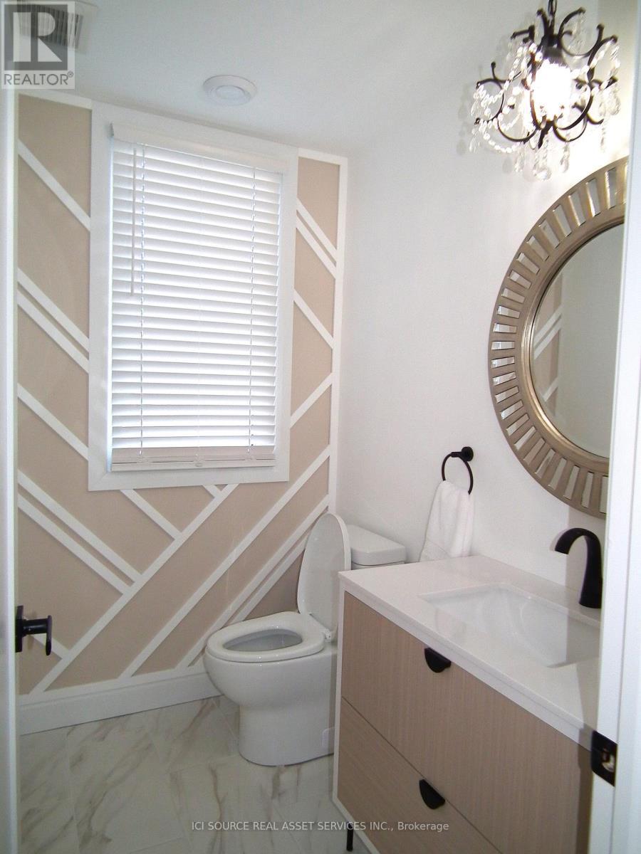 18 Swan Lane, Tay, ON - Indoor Photo Showing Bathroom