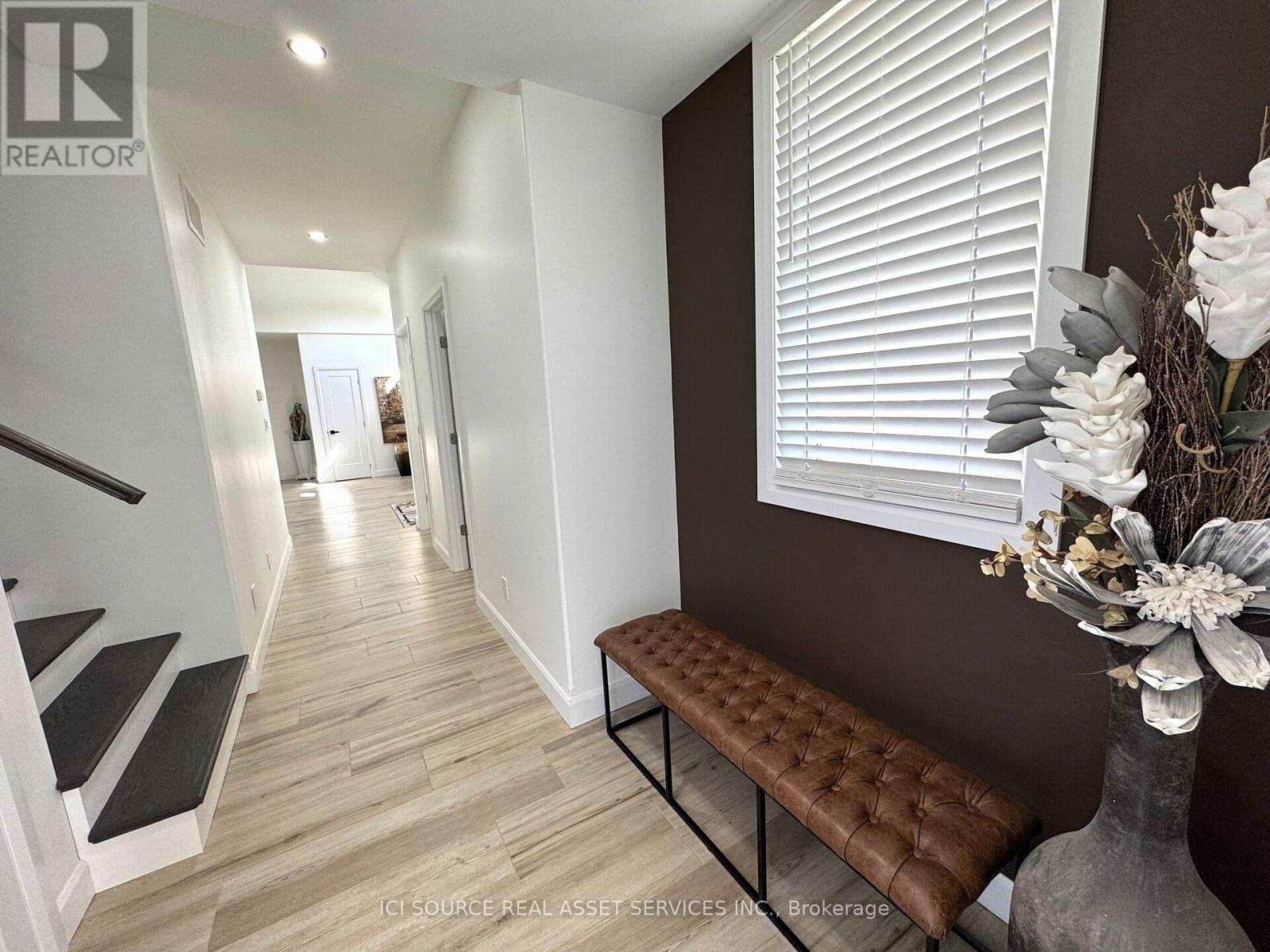 18 Swan Lane, Tay, ON - Indoor Photo Showing Other Room