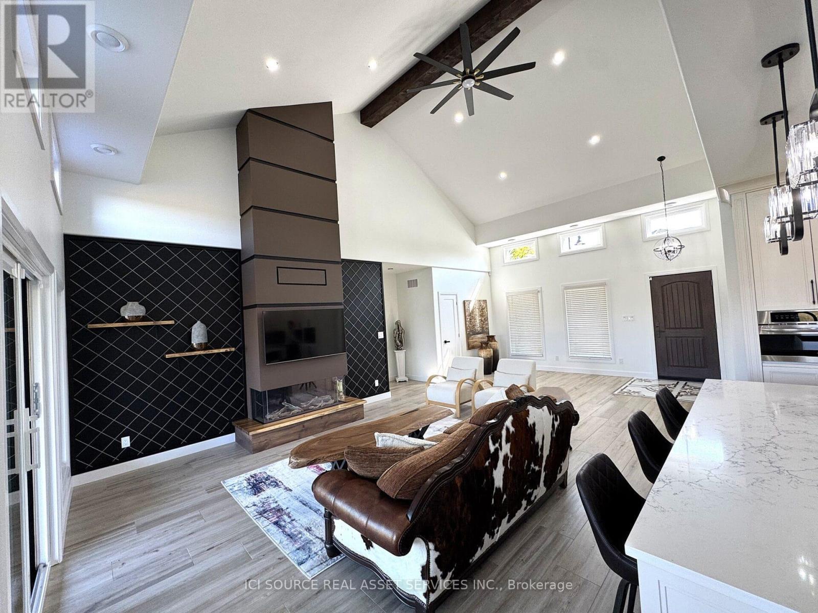 18 Swan Lane, Tay, ON - Indoor