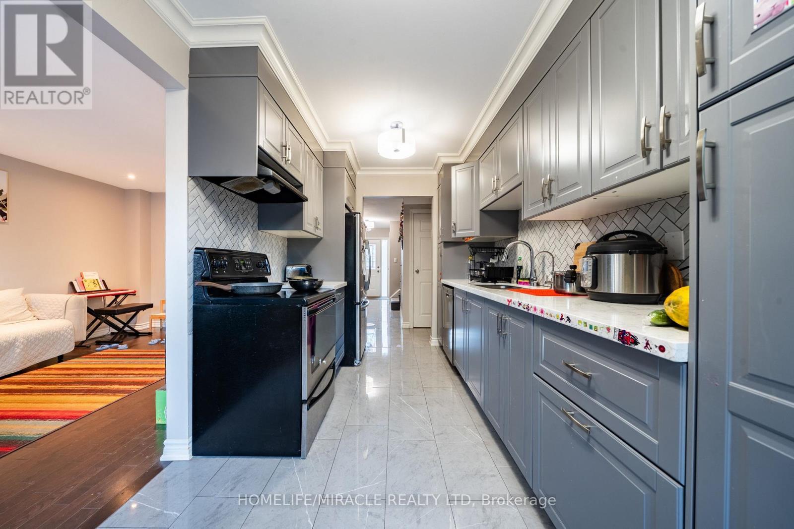 613 Galloway Crescent, Mississauga, ON - Indoor Photo Showing Kitchen