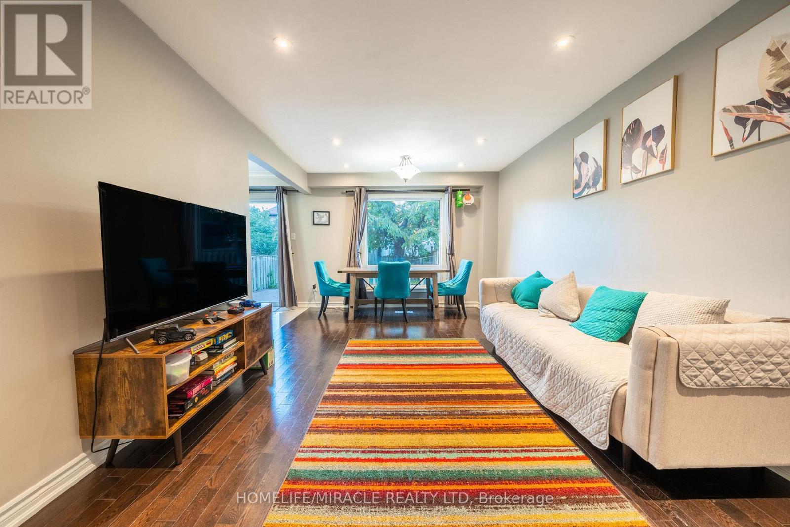 613 Galloway Crescent, Mississauga, ON - Indoor Photo Showing Living Room