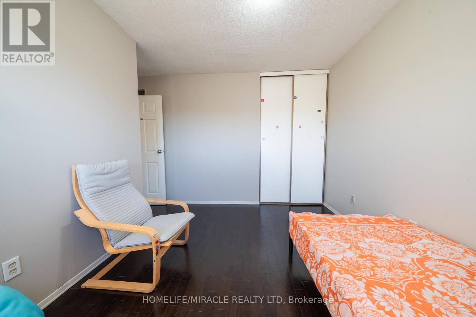 613 Galloway Crescent, Mississauga, ON - Indoor Photo Showing Bedroom