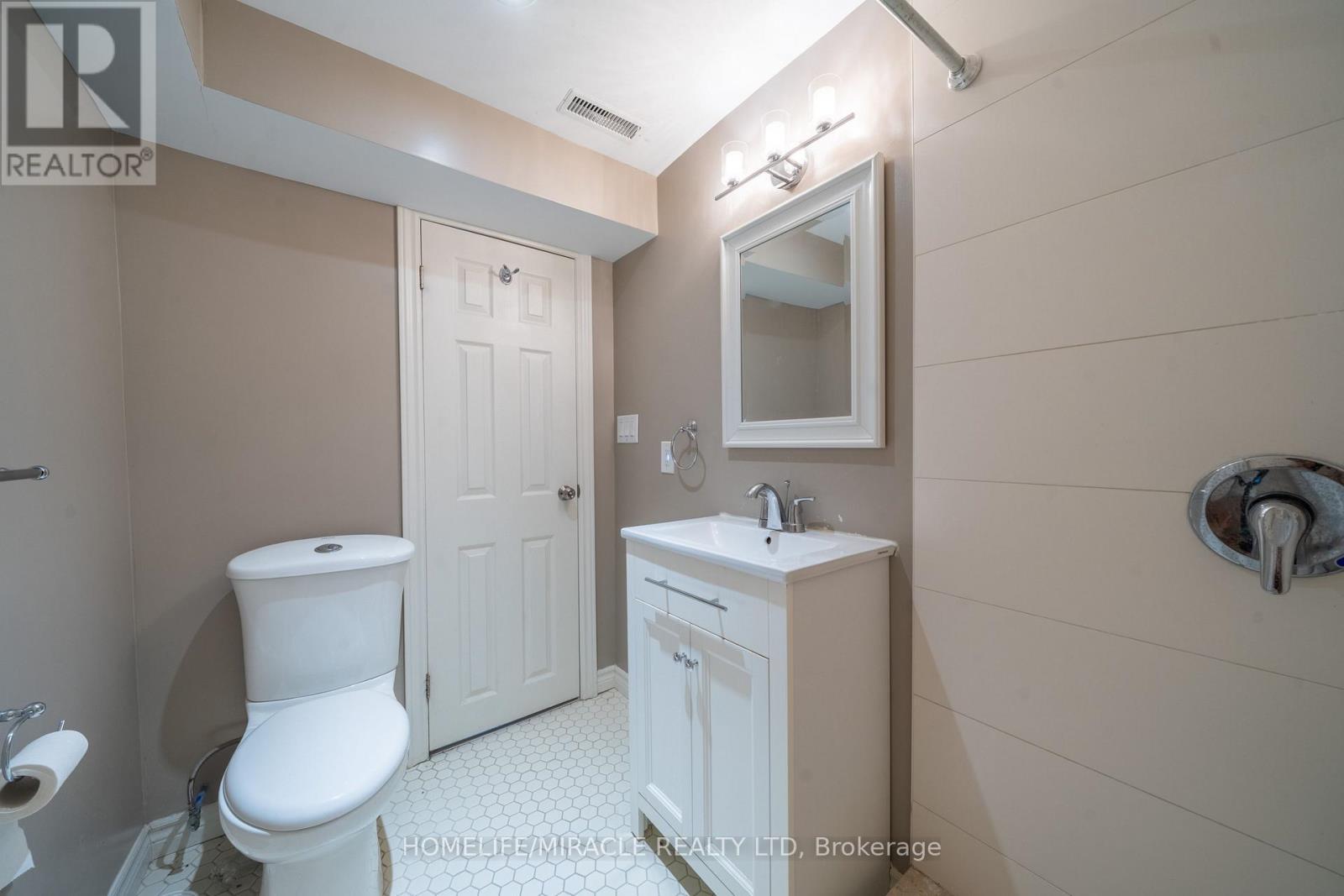 613 Galloway Crescent, Mississauga, ON - Indoor Photo Showing Bathroom