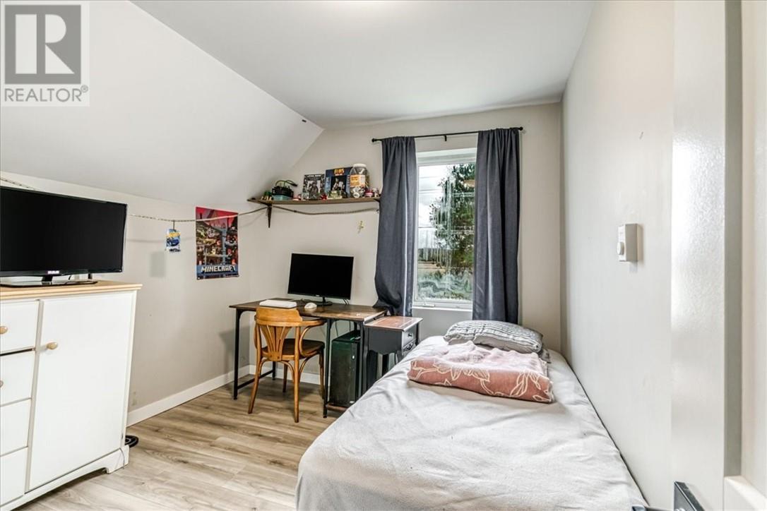 2906 Main Street, Blezard Valley, ON - Indoor Photo Showing Bedroom