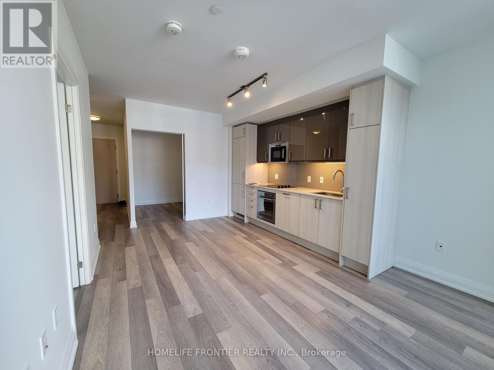 412 - 77 Mutual Street, Toronto, ON - Indoor Photo Showing Kitchen