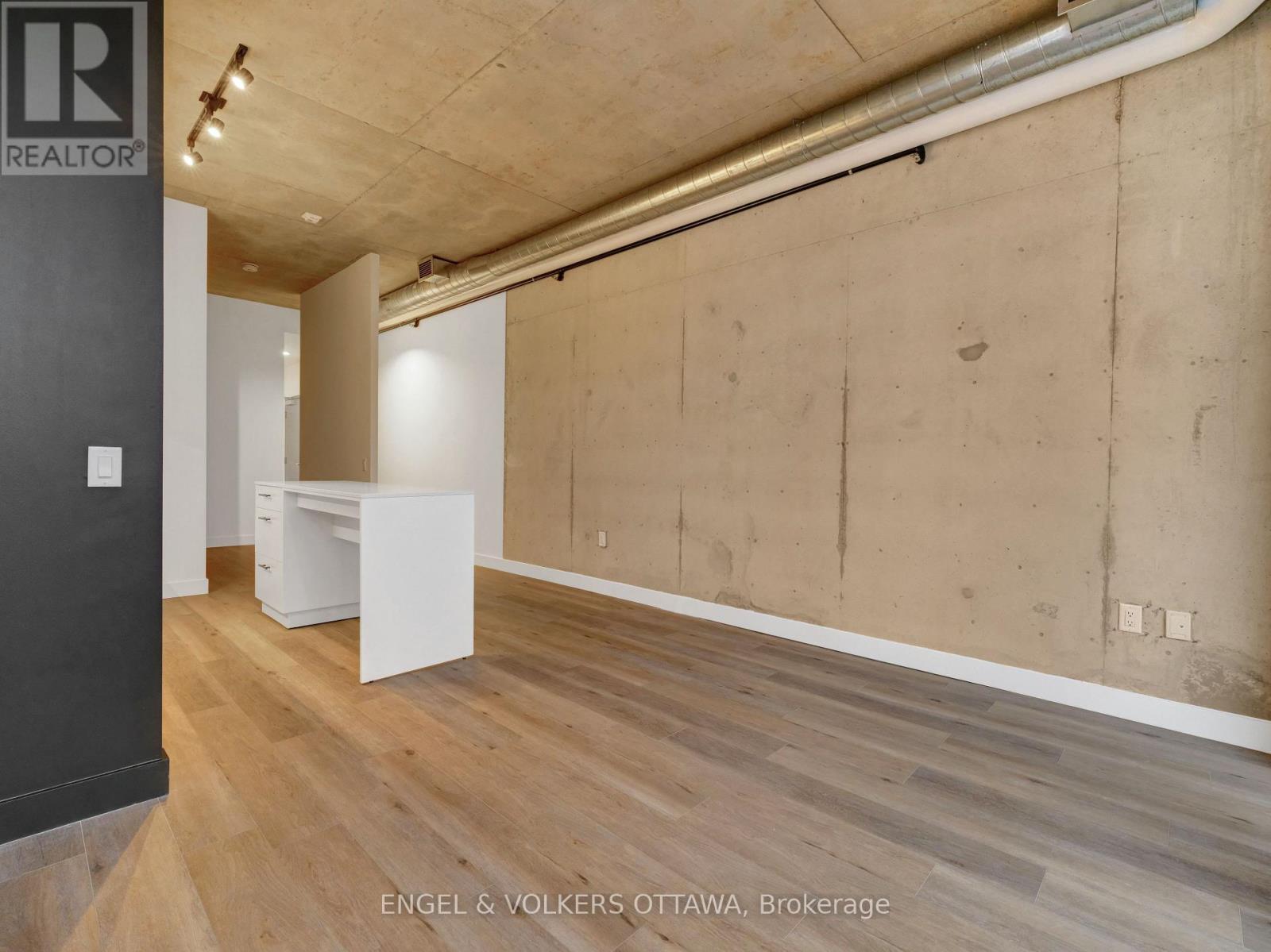 212 - 10 James Street, Ottawa, ON - Indoor