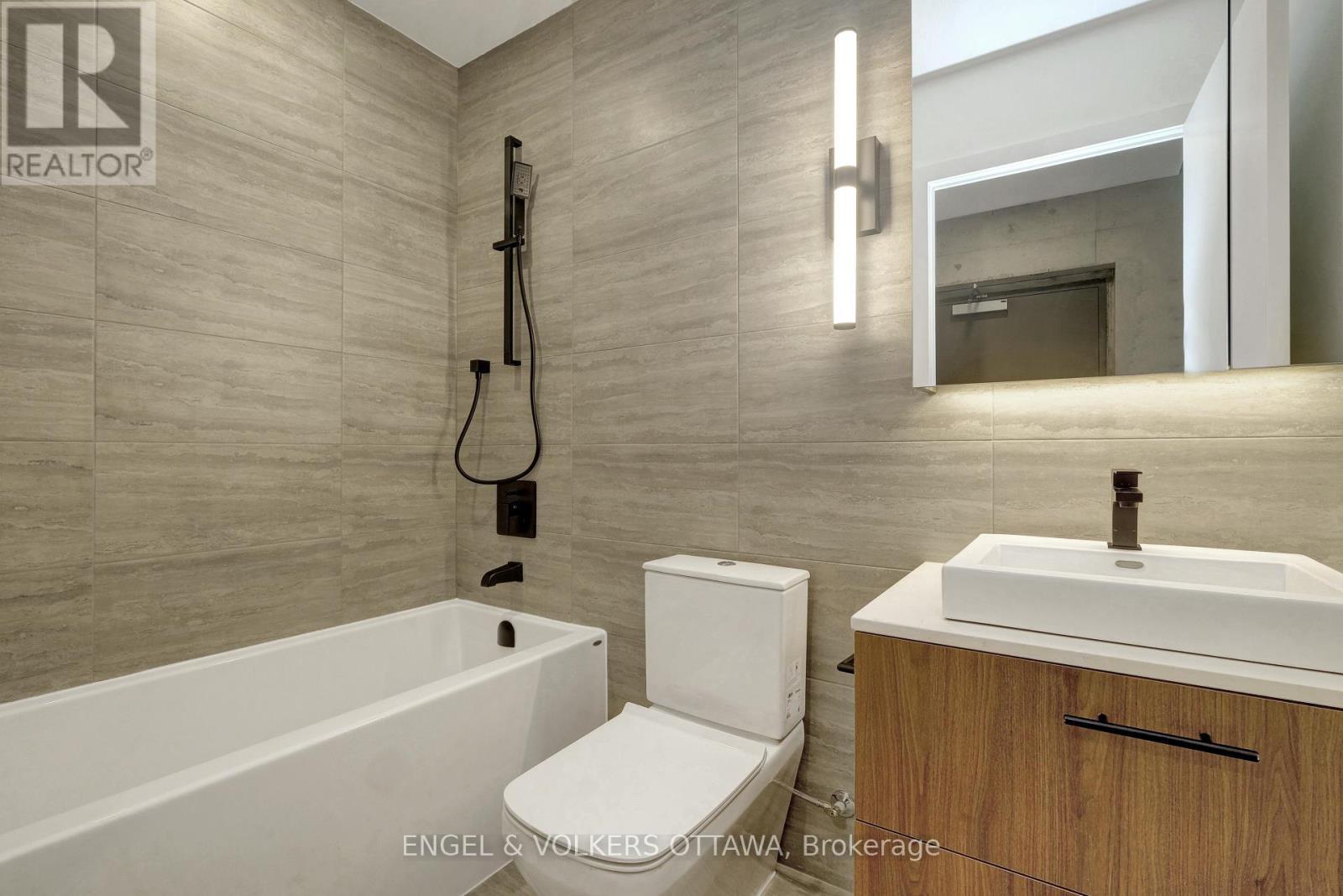 201 - 10 James Street, Ottawa, ON - Indoor Photo Showing Bathroom