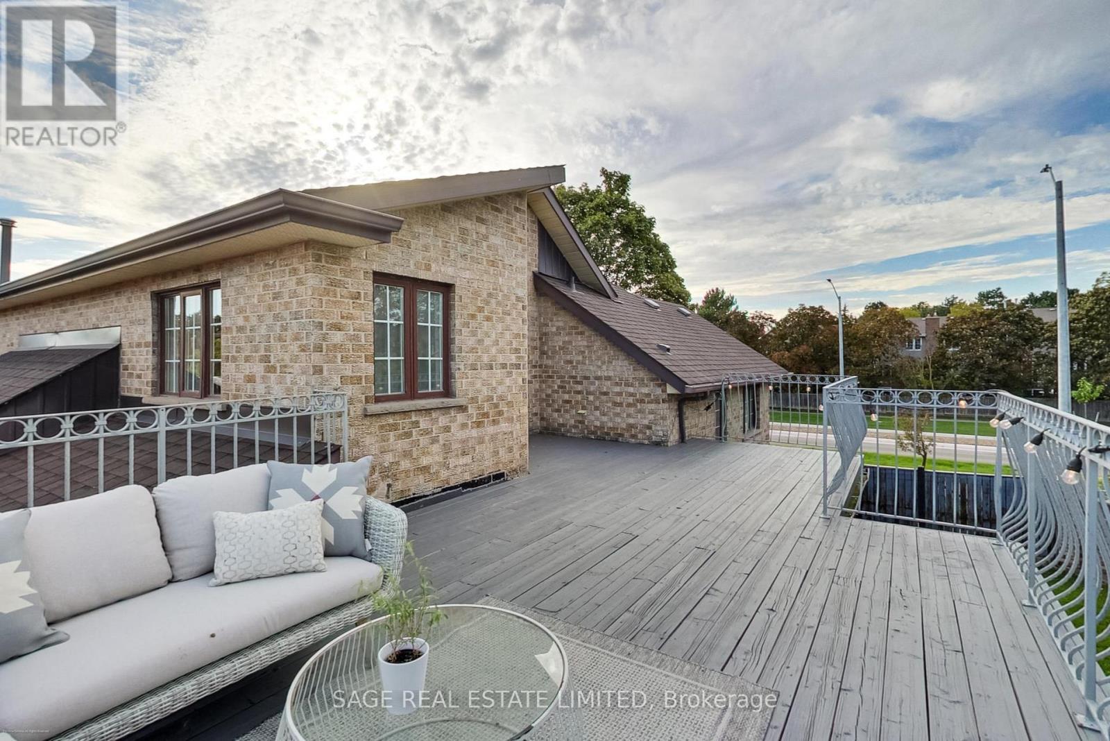4143 Tapestry Trail, Mississauga, ON - Outdoor With Deck Patio Veranda