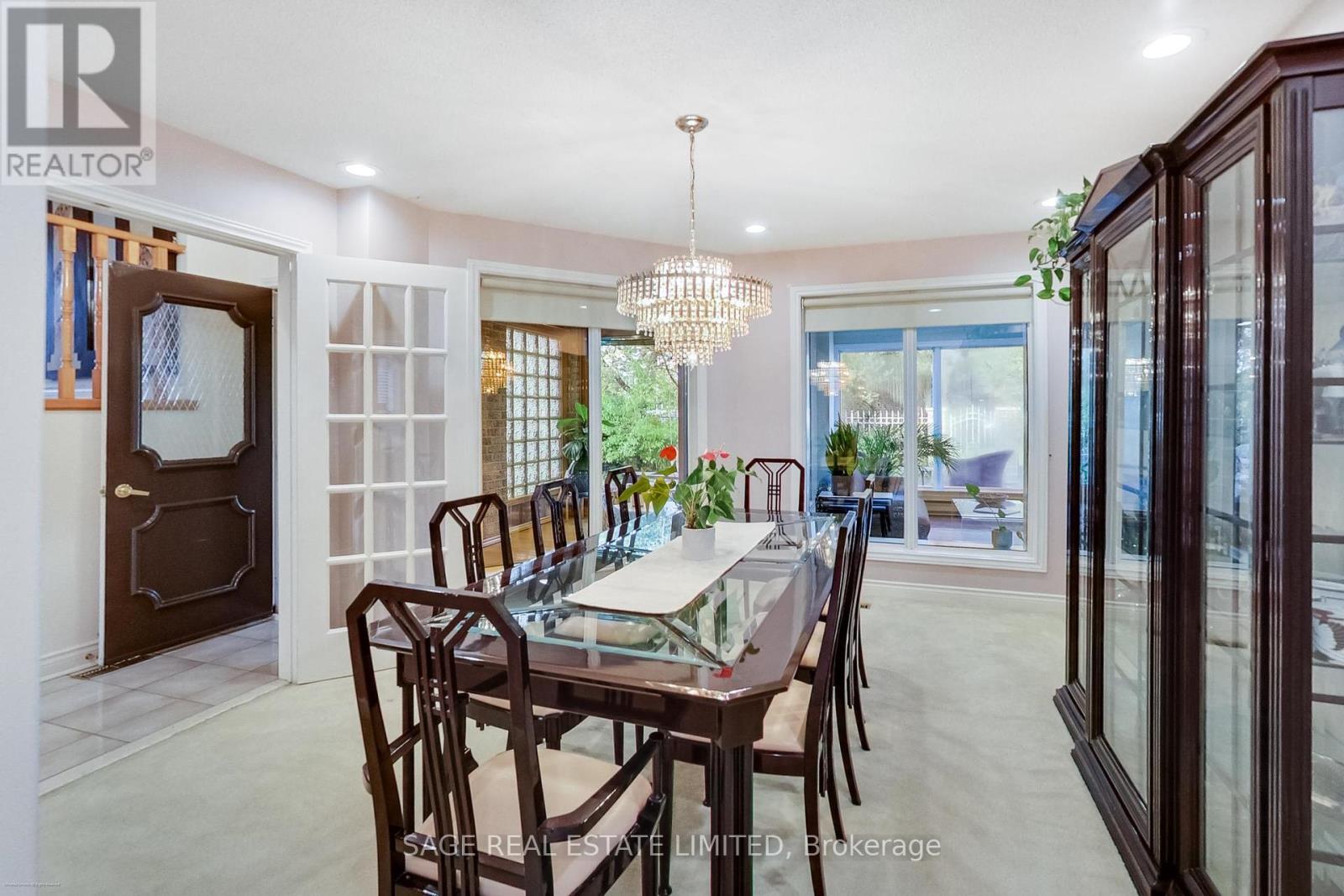 4143 Tapestry Trail, Mississauga, ON - Indoor Photo Showing Dining Room