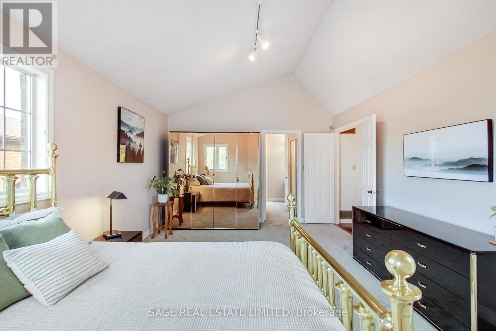 4143 Tapestry Trail, Mississauga, ON - Indoor