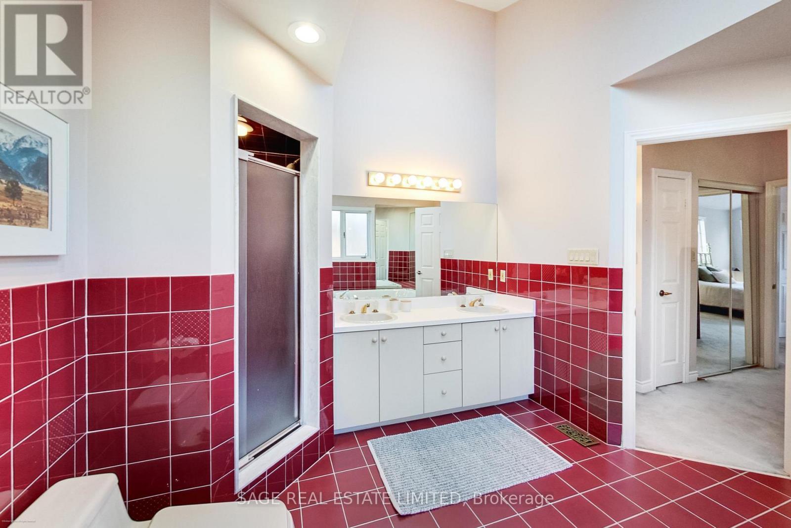 4143 Tapestry Trail, Mississauga, ON - Indoor Photo Showing Bathroom