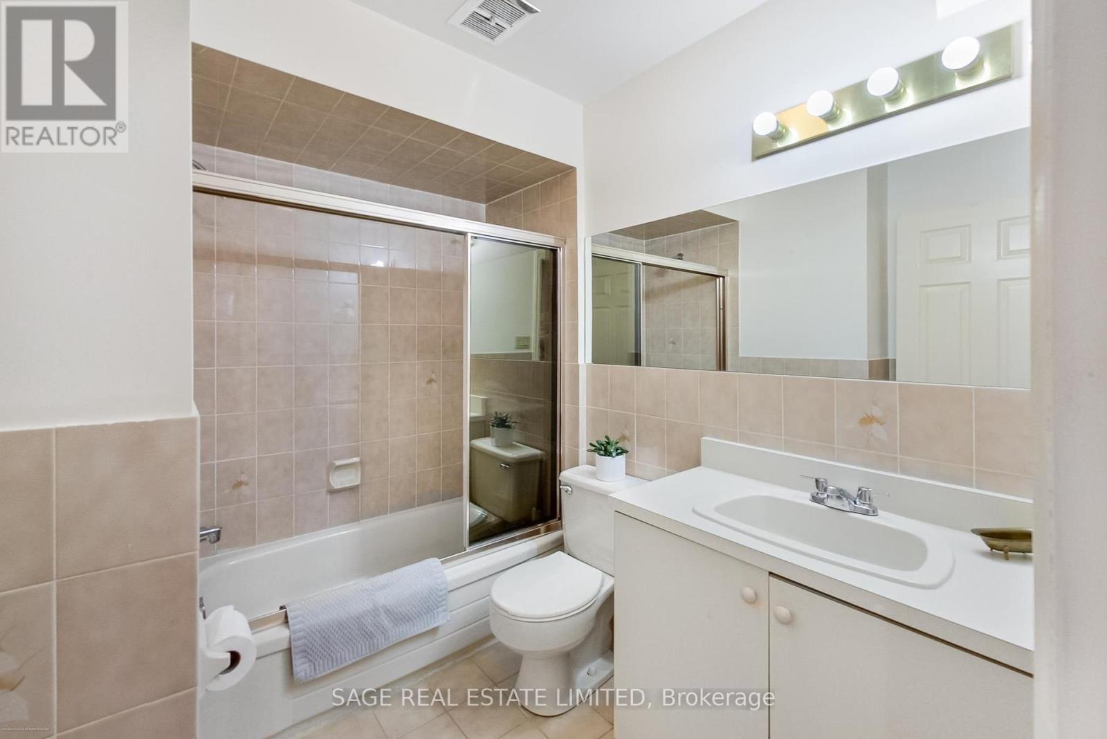4143 Tapestry Trail, Mississauga, ON - Indoor Photo Showing Bathroom
