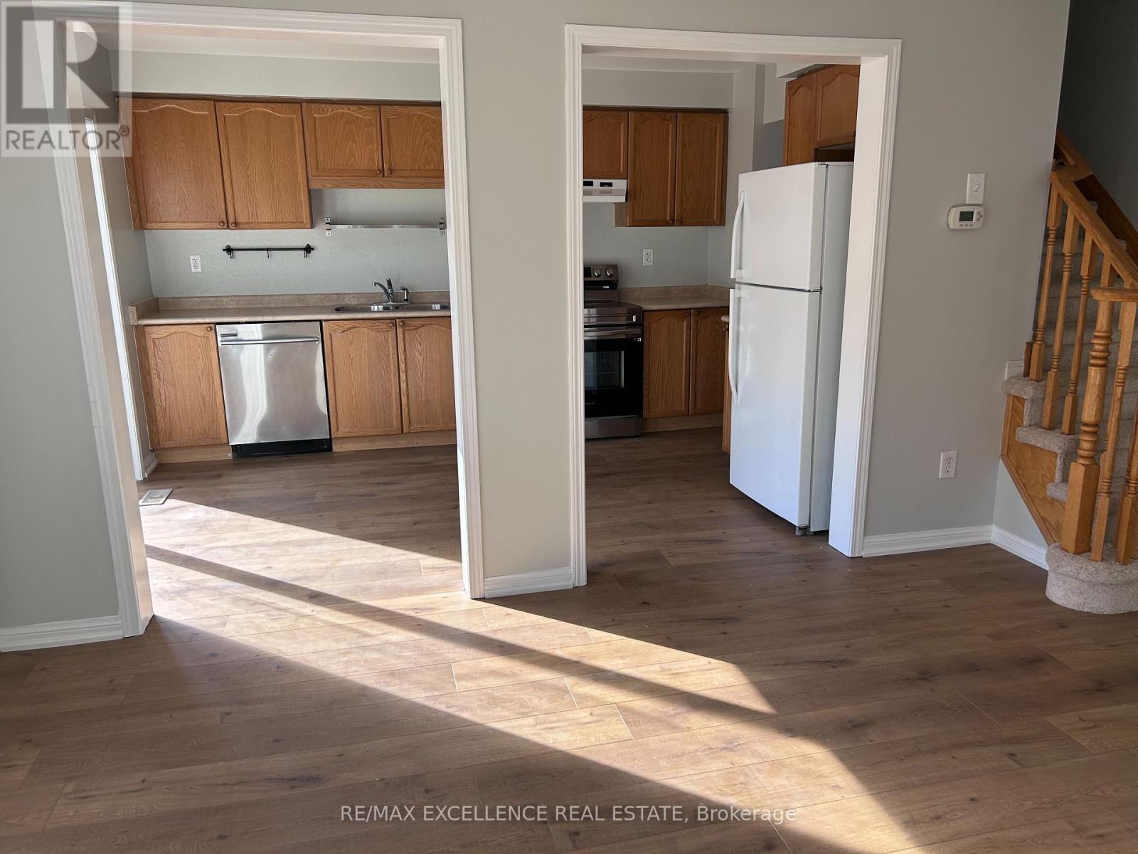 837 Mckay Crescent, Milton, ON - Indoor Photo Showing Kitchen With Double Sink