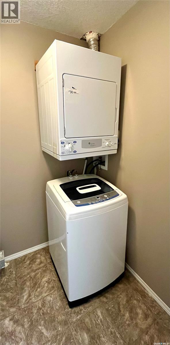 521 700 Battleford Trail, Swift Current, SK - Indoor Photo Showing Laundry Room