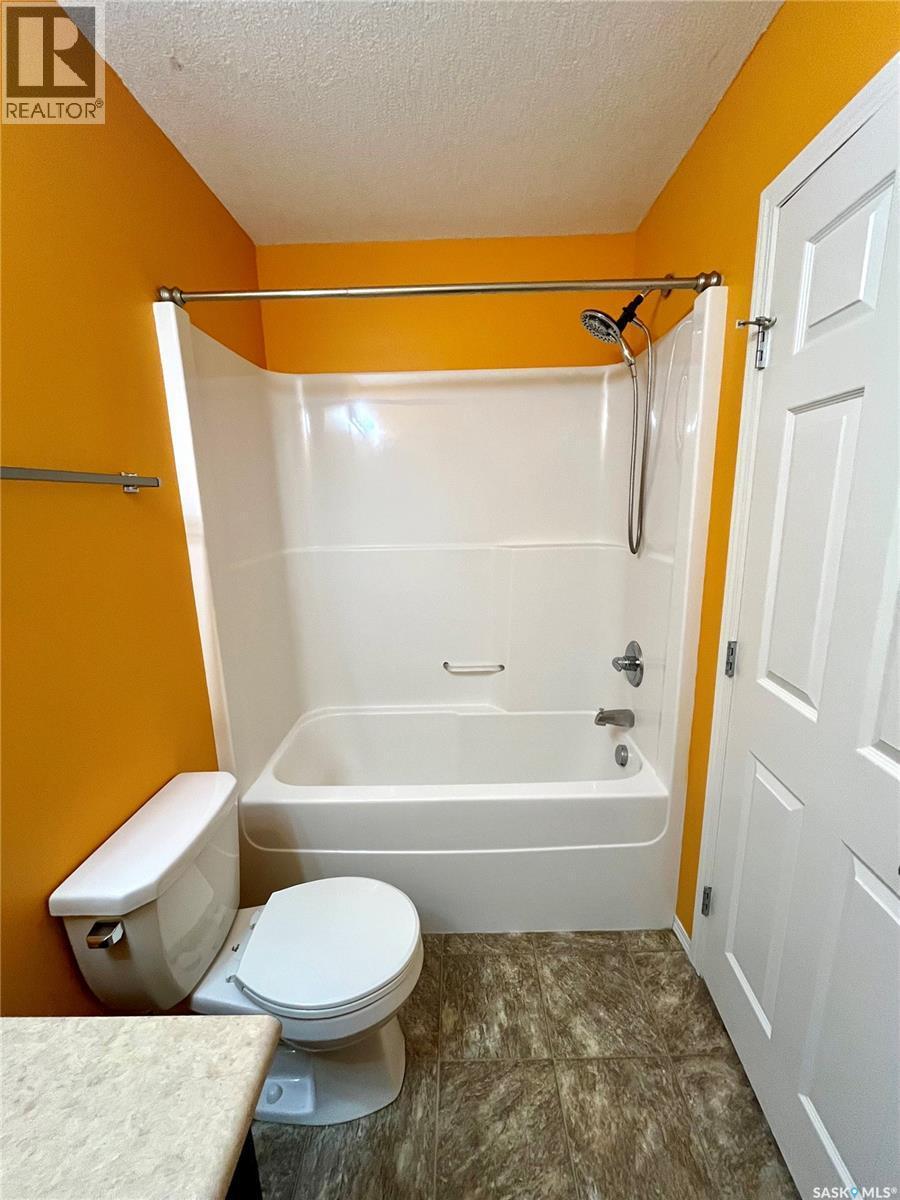 521 700 Battleford Trail, Swift Current, SK - Indoor Photo Showing Bathroom