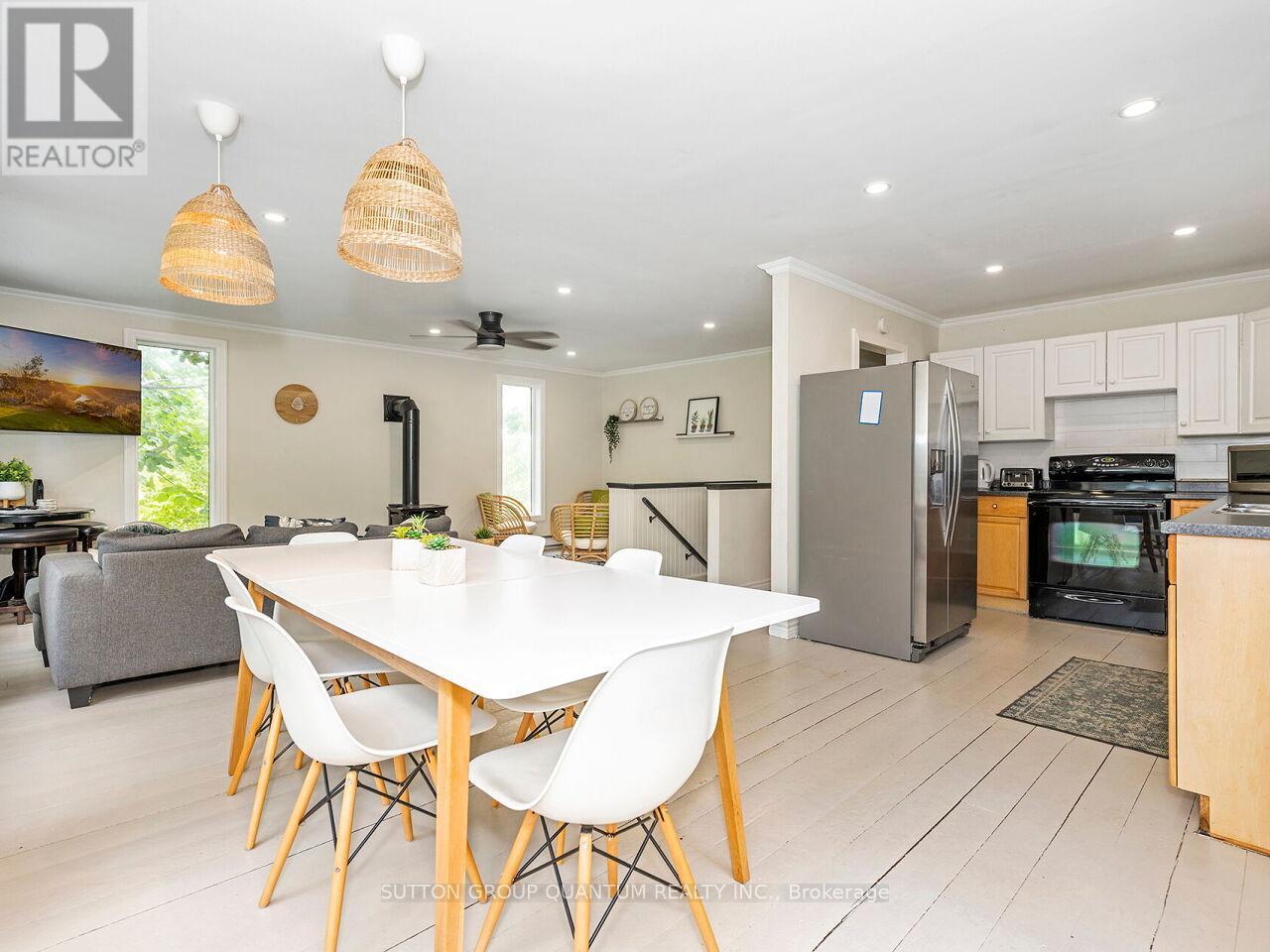 8 - 1006 Youngs Road, Muskoka Lakes, ON - Indoor