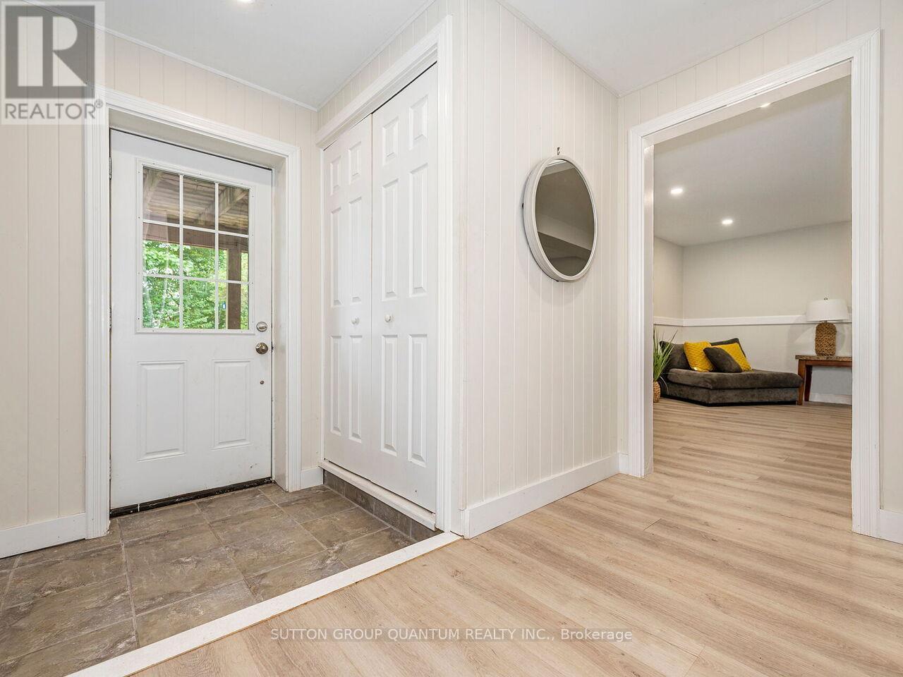 8 - 1006 Youngs Road, Muskoka Lakes, ON - Indoor Photo Showing Other Room