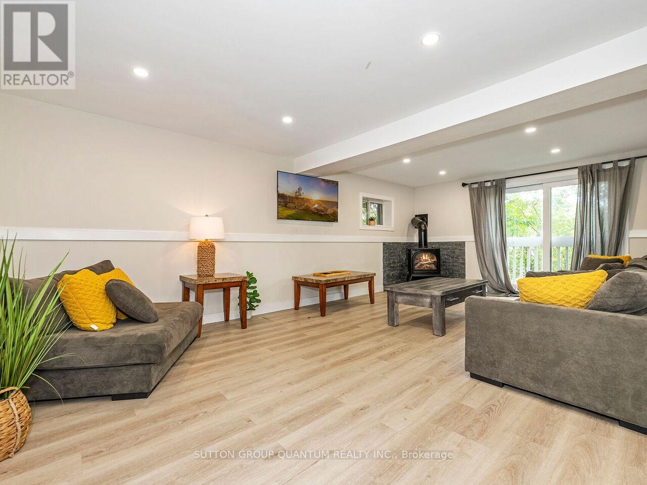 8 - 1006 Youngs Road, Muskoka Lakes, ON - Indoor