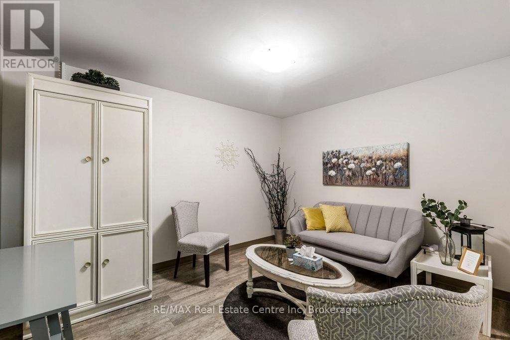 280 St Patrick Street W, Centre Wellington (Fergus), ON