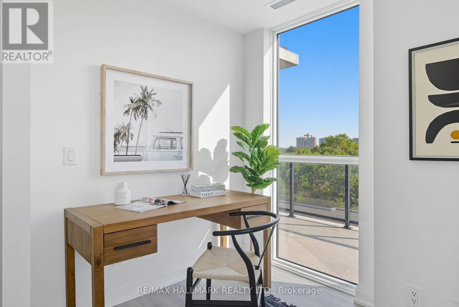 513 - 2369 Danforth Avenue, Toronto, ON - Indoor