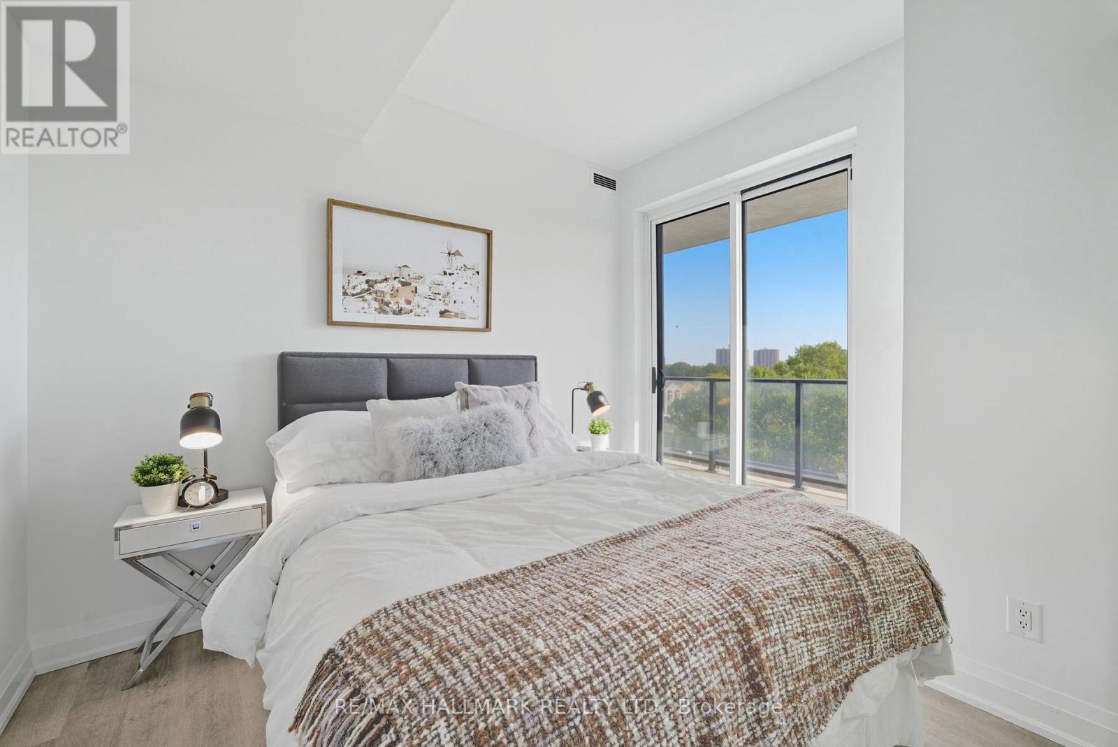 513 - 2369 Danforth Avenue, Toronto, ON - Indoor Photo Showing Bedroom
