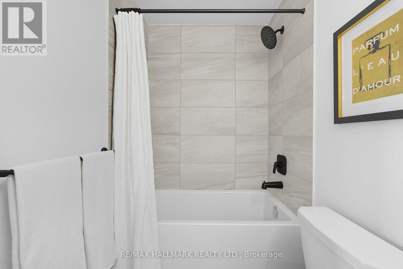 513 - 2369 Danforth Avenue, Toronto, ON - Indoor Photo Showing Bathroom