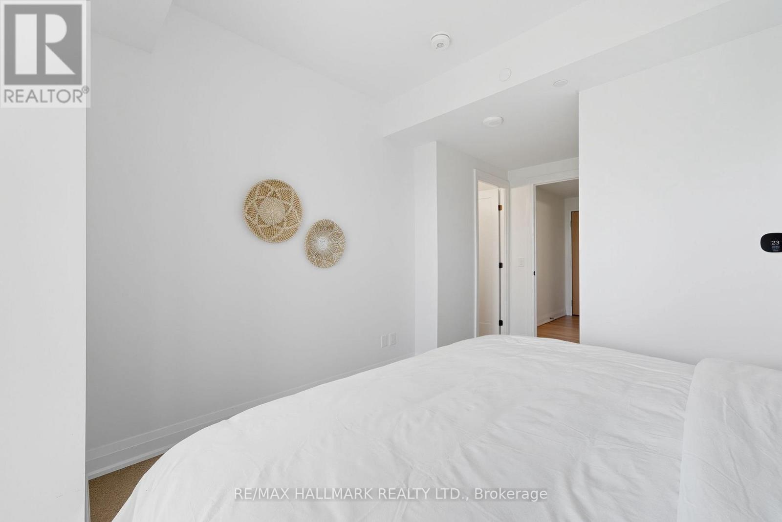 513 - 2369 Danforth Avenue, Toronto, ON - Indoor Photo Showing Bedroom