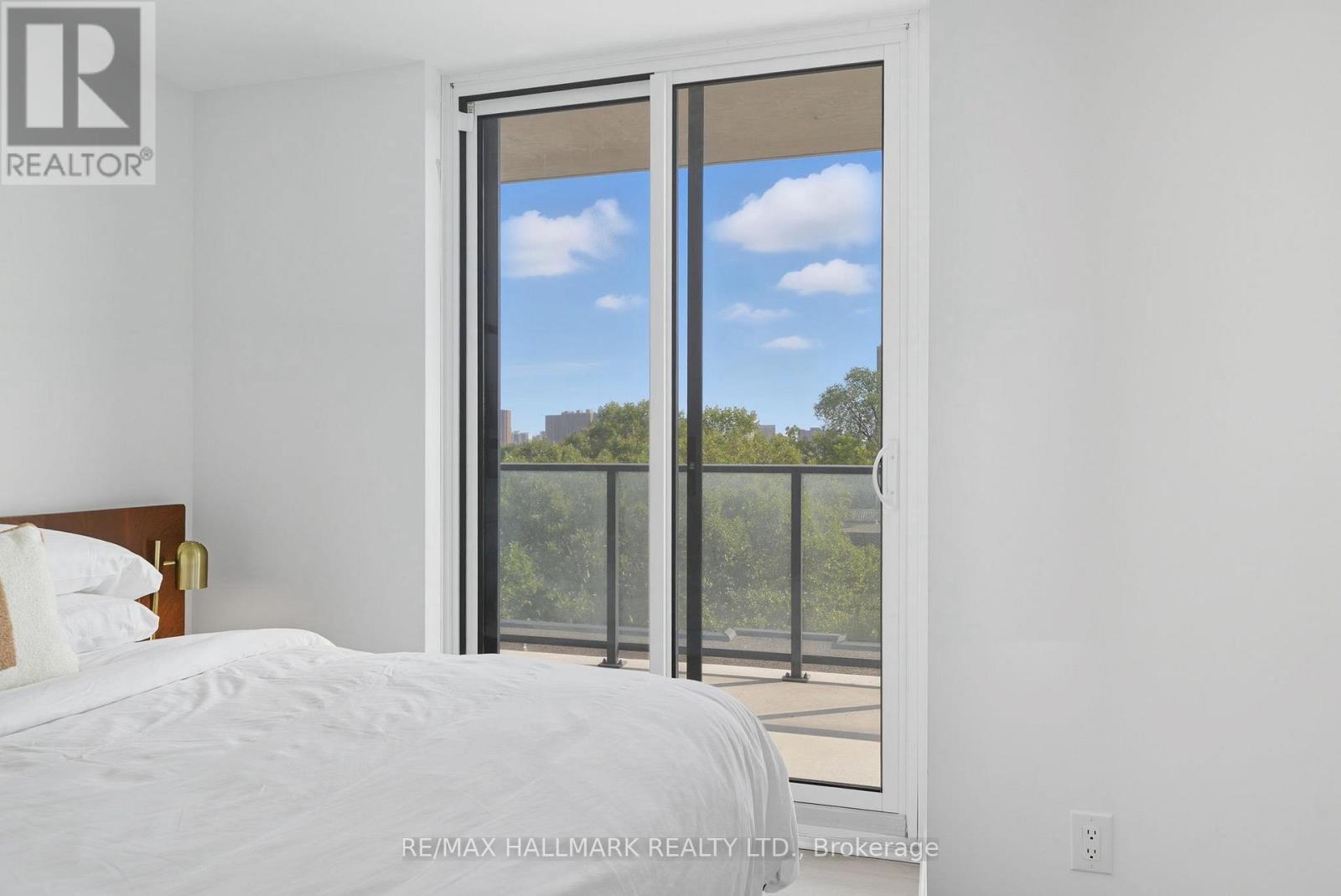 513 - 2369 Danforth Avenue, Toronto, ON - Indoor Photo Showing Bedroom