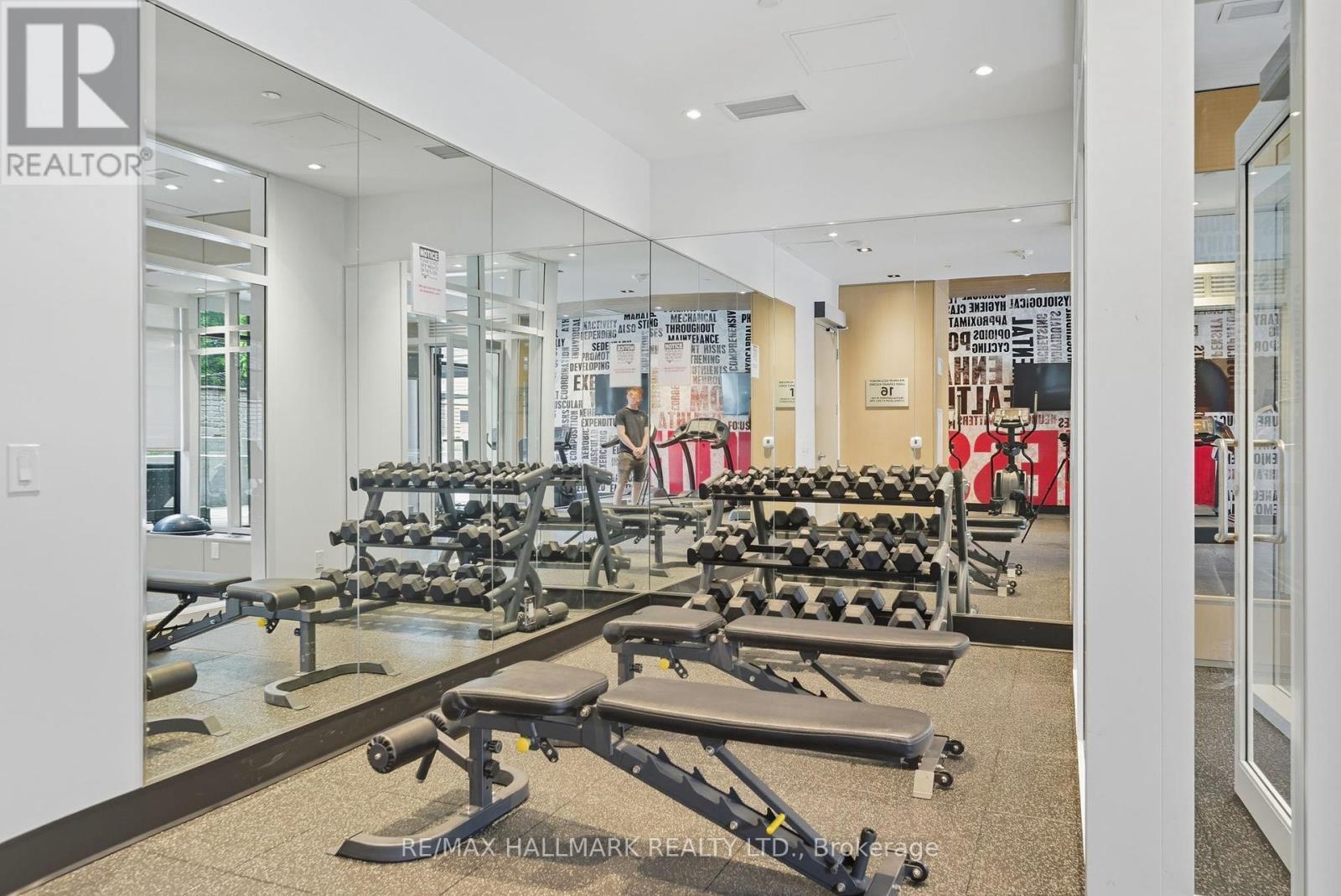 513 - 2369 Danforth Avenue, Toronto, ON - Indoor Photo Showing Gym Room