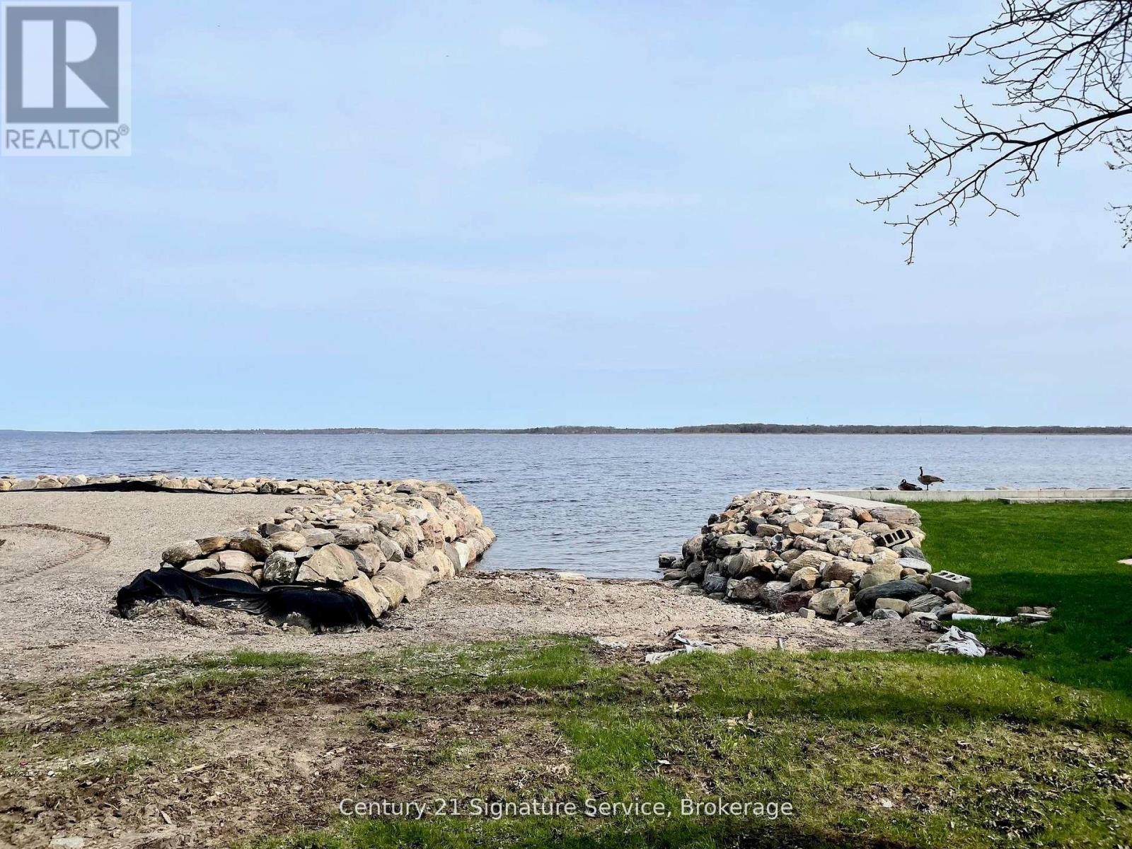 257 Robins Point Road, Tay, ON