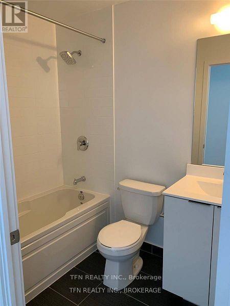 337 - 30 Shore Breeze Drive, Toronto, ON - Indoor Photo Showing Bathroom
