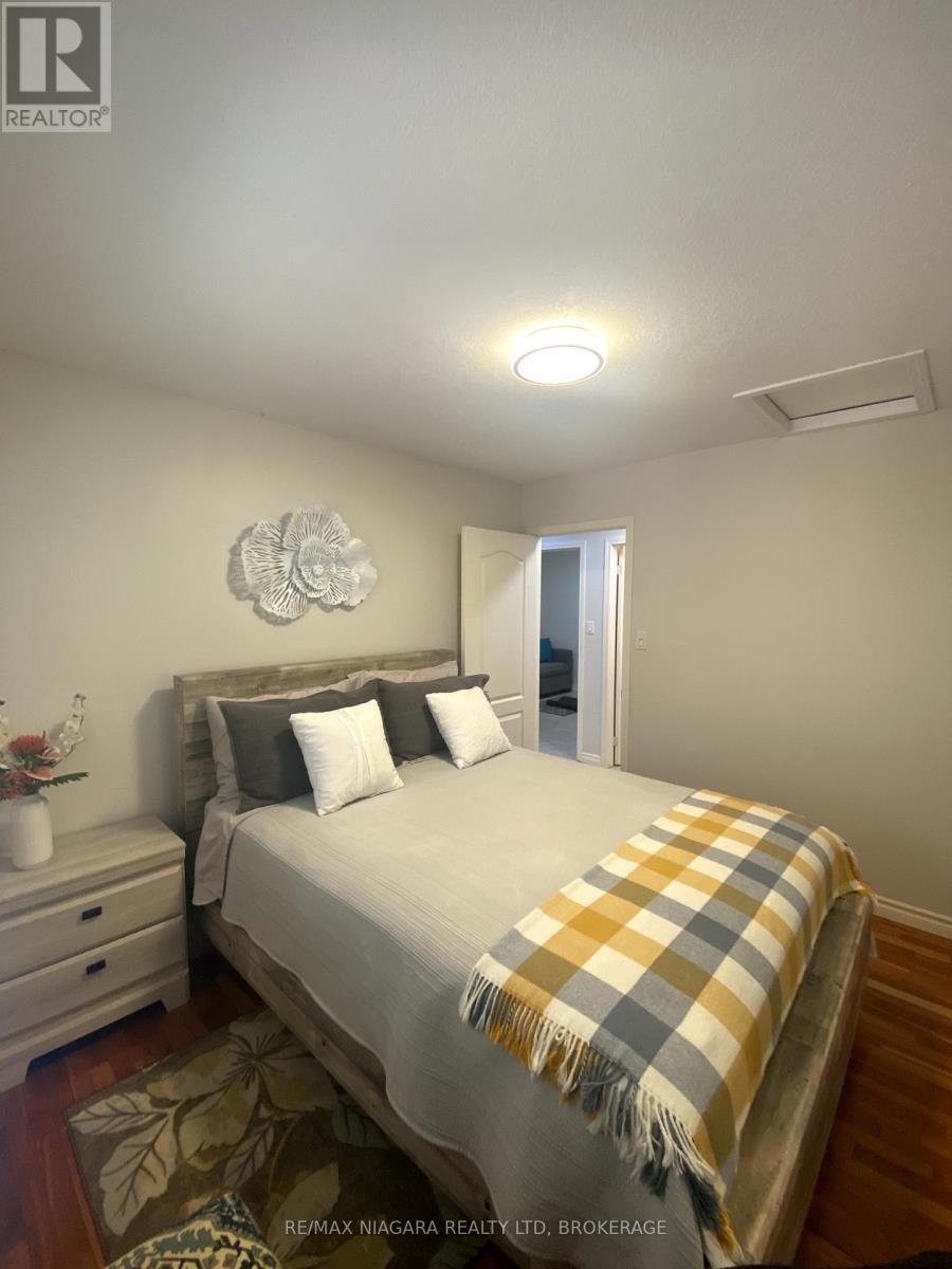 4875 Firelane 18, Port Colborne (Sherkston), ON - Indoor Photo Showing Bedroom