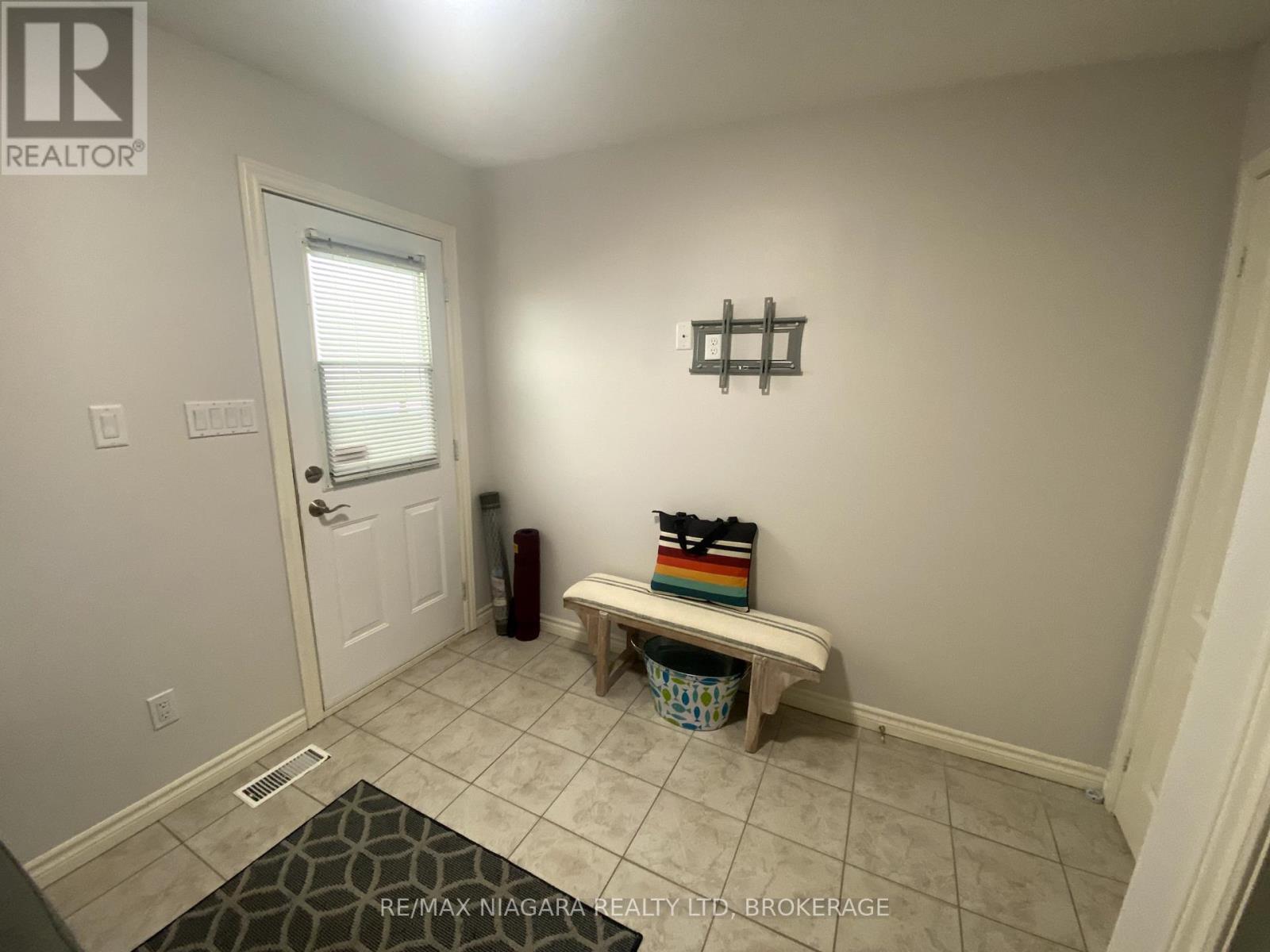 4875 Firelane 18, Port Colborne (Sherkston), ON - Indoor Photo Showing Other Room