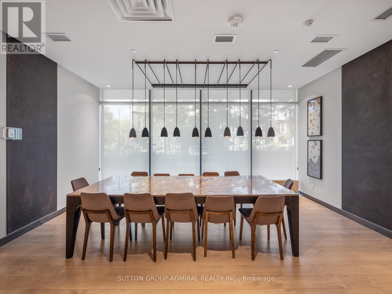 1005 - 128 Fairview Mall Drive, Toronto, ON - Indoor Photo Showing Dining Room