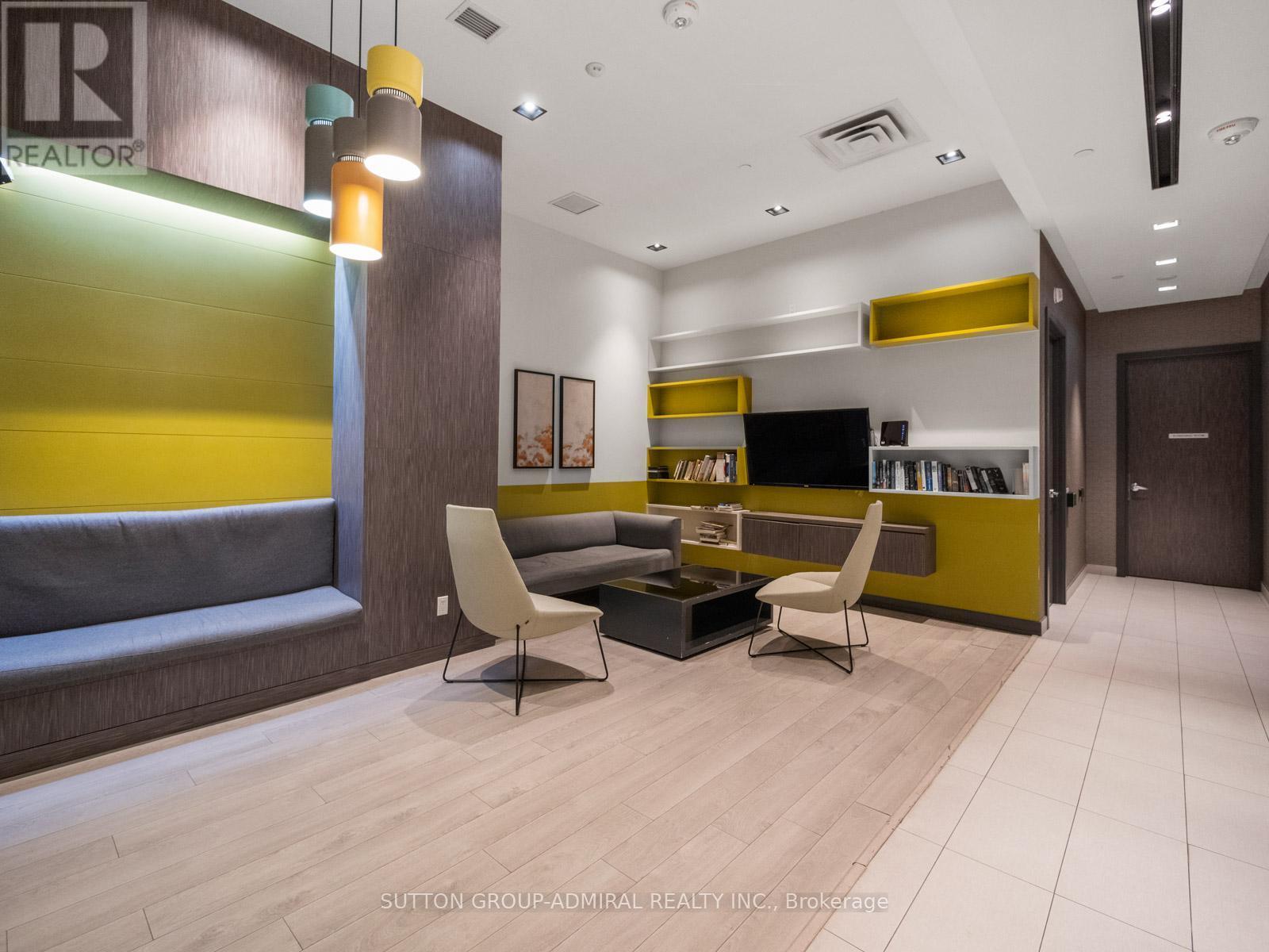 1005 - 128 Fairview Mall Drive, Toronto, ON - Indoor Photo Showing Other Room