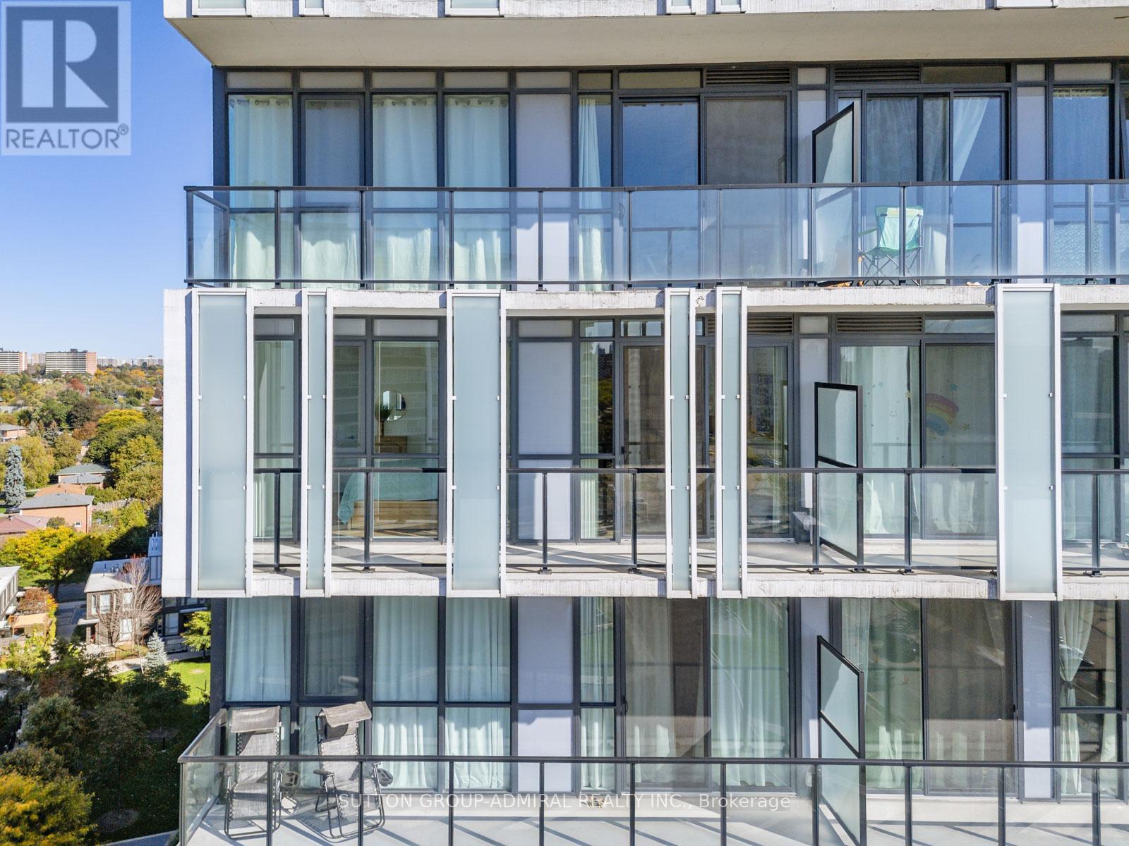 1005 - 128 Fairview Mall Drive, Toronto, ON - Outdoor